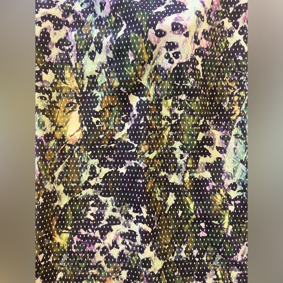 Lululemon tank with built in bra - Picture 2 of 3